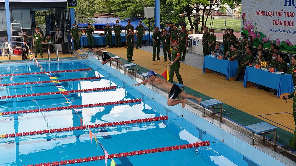 Tham dự có 28 đội, gồm 22 Đội Cảnh sát PCCC và CNCH thuộc Công an 22 quận, huyện và TP Thủ Đức, cùng sáu Đội trực thuộc Phòng PC07. Ảnh: NT