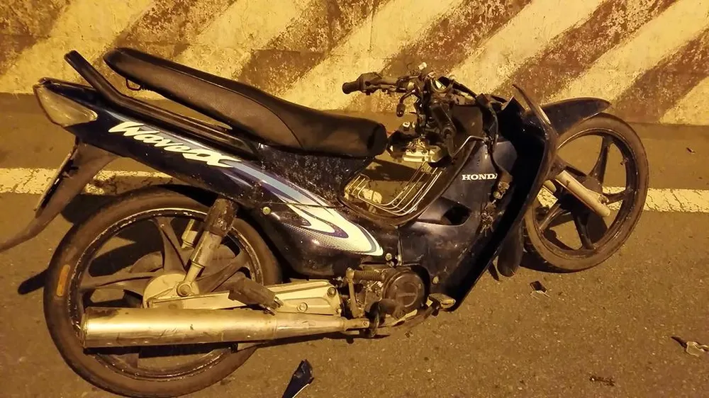 Chiếc xe máy hư hỏng nặng. Ảnh: HT Chiếc xe máy hư hỏng nặng. Ảnh: HT