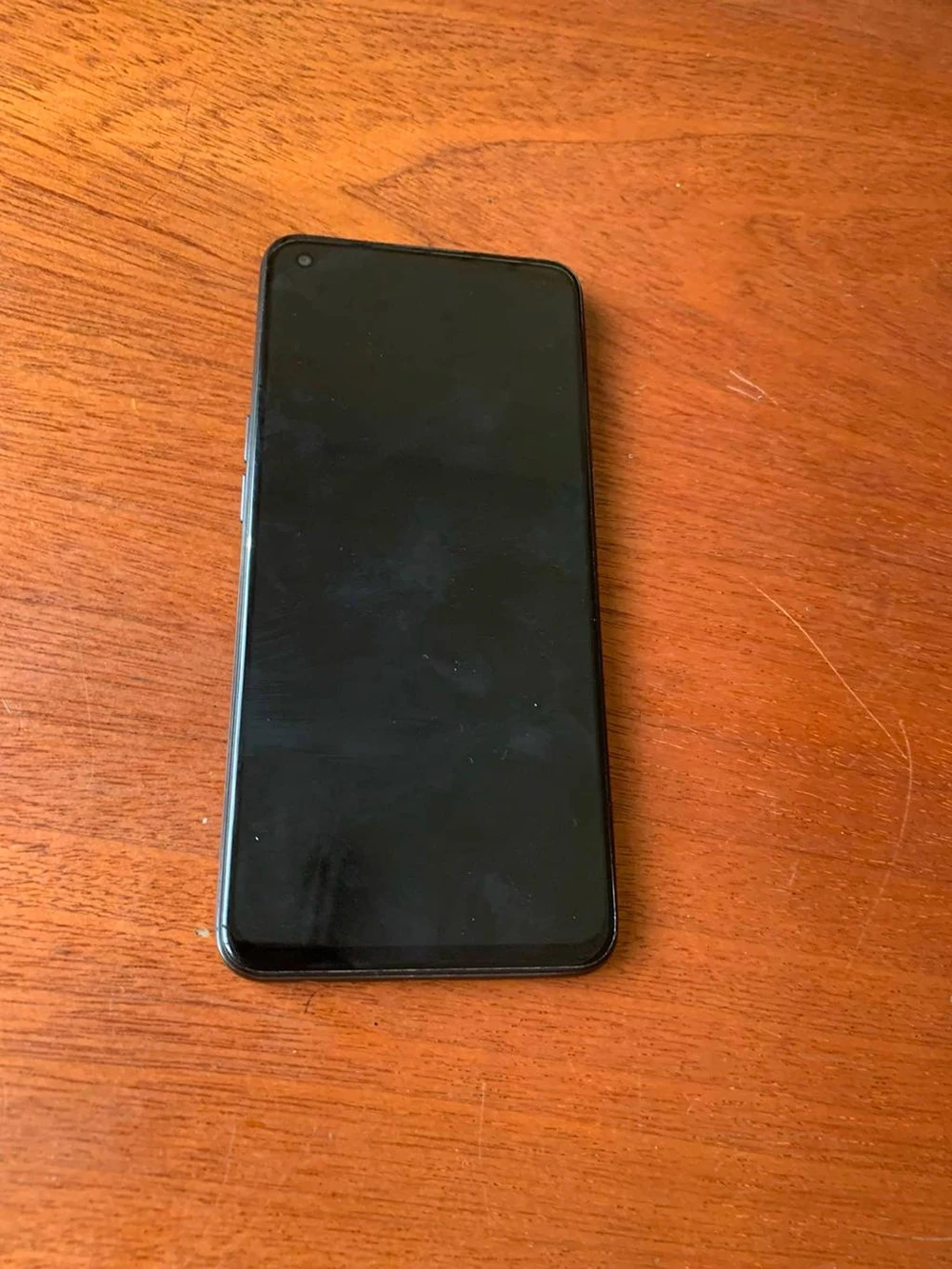 Chiếc điện thoại mà Khá và Huy cướp giật của nạn nhân. Ảnh: CA