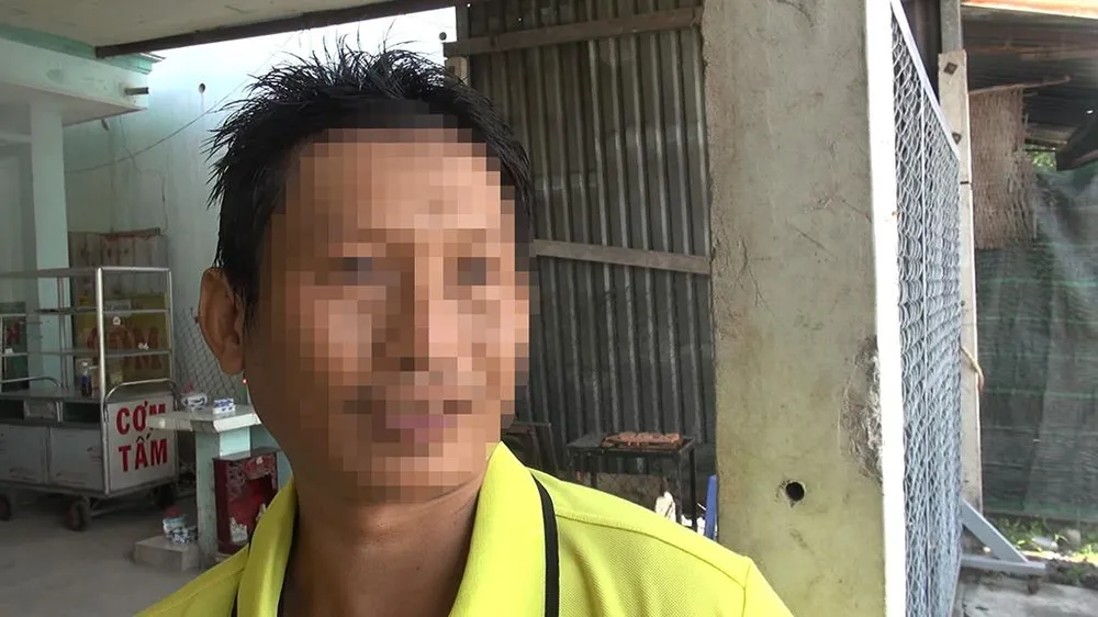 Anh TTT cho biết cùng nhiều người tham gia dập lửa, cố cứu người phụ nữ mắc kẹt bên trong ra ngoài nhưng bất thành. Ảnh: NT