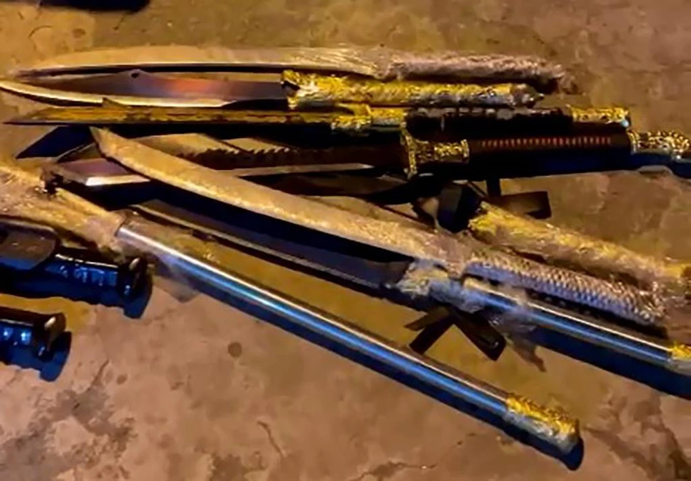 Hiện hồ sơ, tang vật của vụ việc đang được Công an huyện Nhà Bè thụ lý điều tra. Ảnh: CA