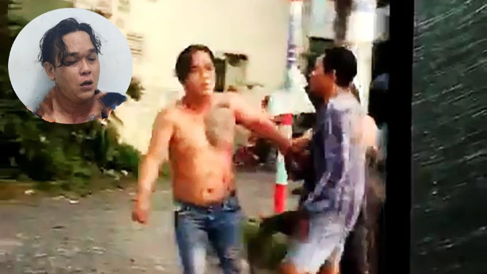 Công an đang lấy lời khai của Hiếu để điều tra vụ án mạng ở xã Thới Tam Thôn, huyện Hóc Môn. Ảnh: NT