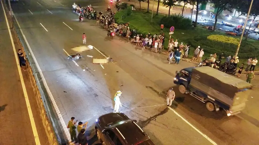 Sau va chạm với xe ô tô, hai phụ nữ trên xe máy tử vong, em bé trọng thương. Ảnh: HT