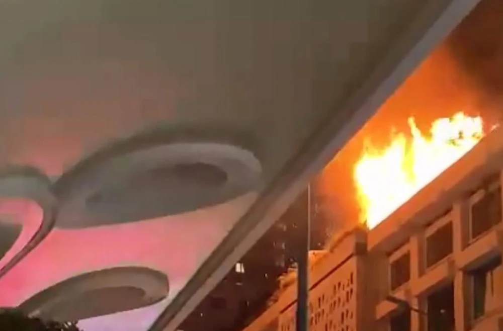 Tiếng nổ phát ra khiến người dân hoảng hốt. Ảnh: HT