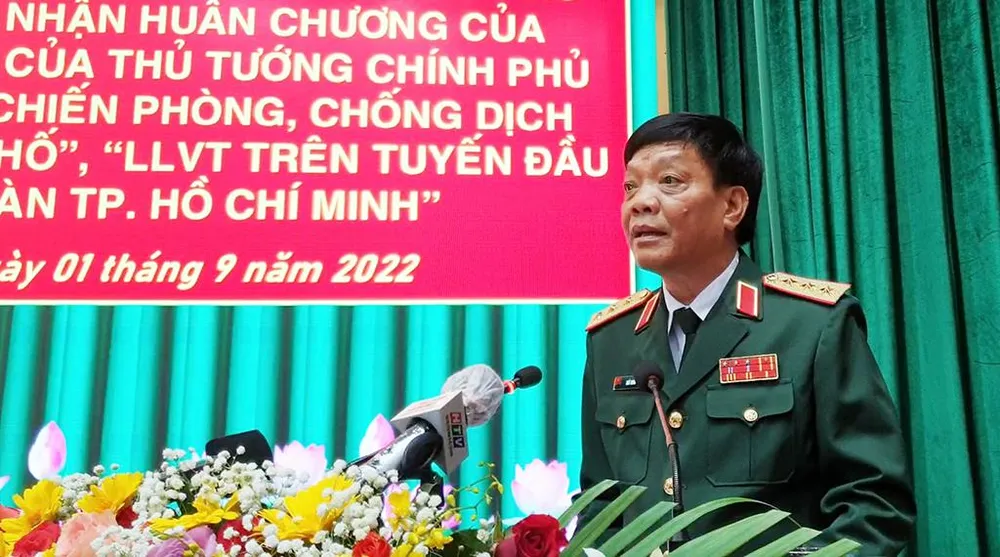 Thượng tướng Ngô Minh Tiến, Phó tổng Tham mưu trưởng QĐND Việt Nam nhắc lại giai đoạn chống COVID-19, LLVT TP đã xung phong trên tuyến đầu. Ảnh: NT Thượng tướng Ngô Minh Tiến, Phó tổng Tham mưu trưởng QĐND Việt Nam nhắc lại giai đoạn chống COVID-19, LLVT TP đã xung phong trên tuyến đầu. Ảnh: NT