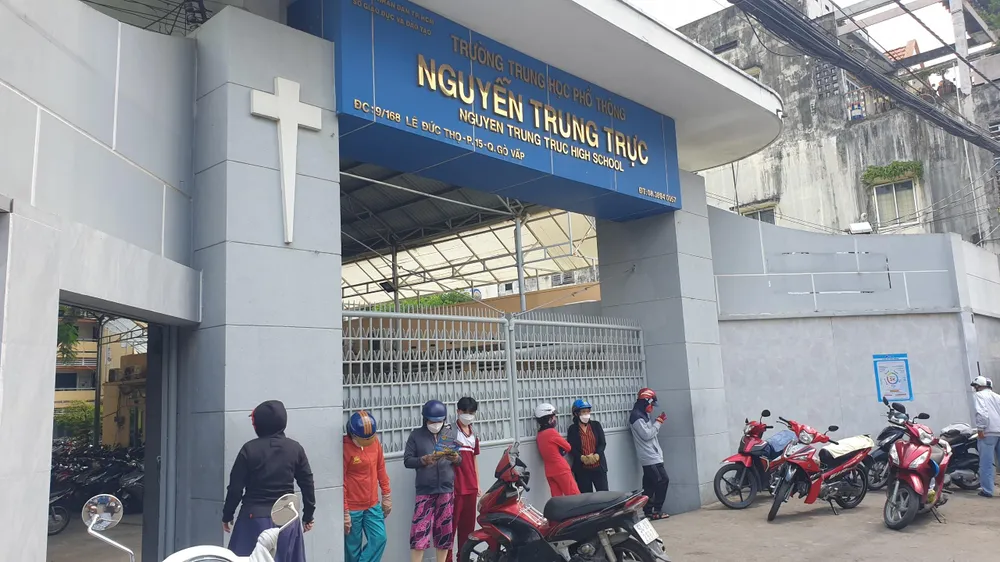 Vụ việc xảy ra tại Trường THPT Nguyễn Trung Trực, quận Gò Vấp. Ảnh: NT Vụ việc xảy ra tại Trường THPT Nguyễn Trung Trực, quận Gò Vấp. Ảnh: NT