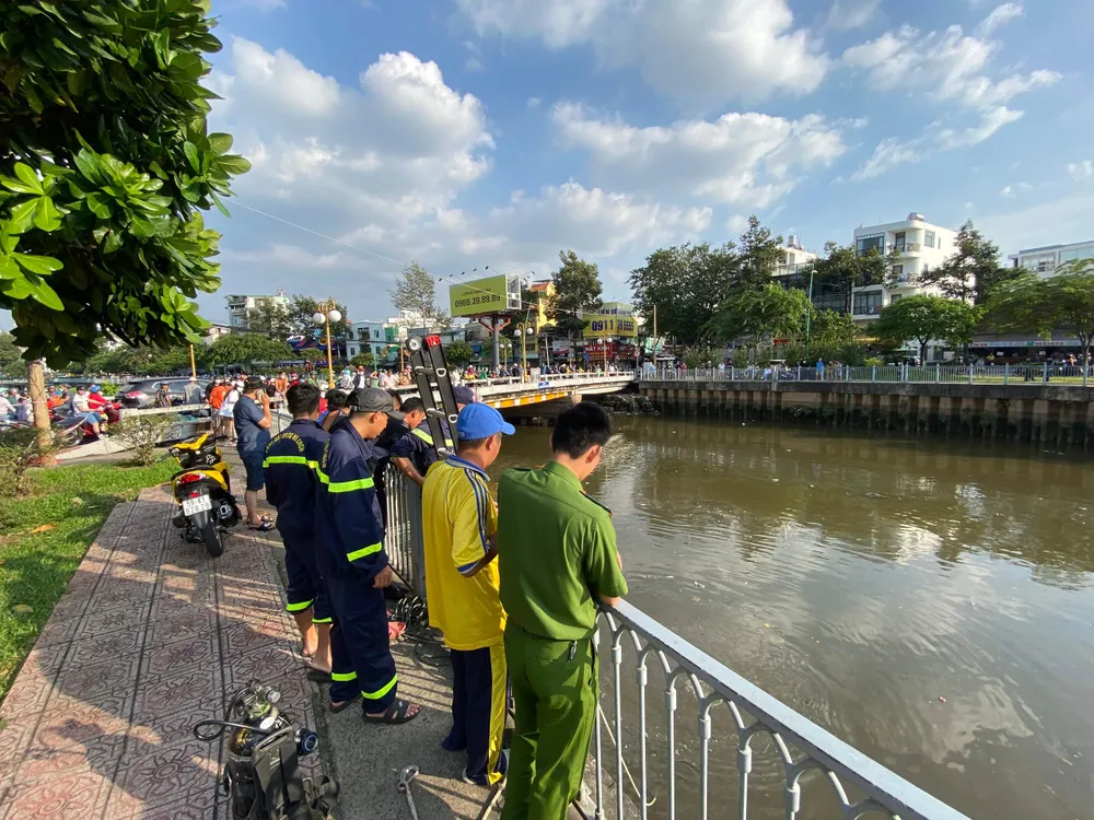 Tang vật của vụ việc sau đó được bàn giao lại Công an quận 3 để tiếp tục điều tra, xử lý. Ảnh: CA