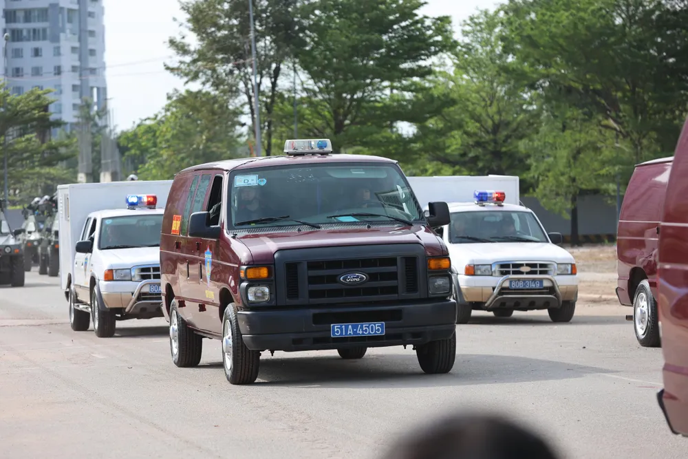 Lực lượng tham gia diễn tập bao gồm Công an TP.HCM, Bộ Công an và các đơn vị quân đội cùng phối hợp.