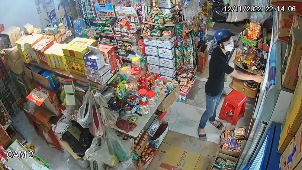 trộm điện thoại lấy hết tiền trong tài khoản ngân hàng