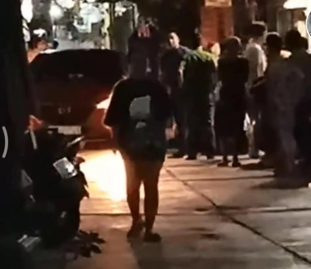 2-thanh-nien-bat-coc-tre-em-o-binh-tan