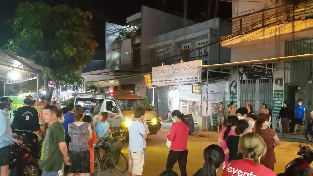 tu-vong-trong-tu-the-treo-co-binh-tan