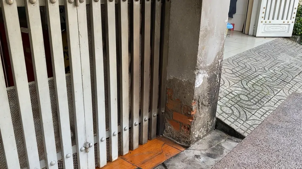 Người đàn ông tưới xăng đốt nhà hàng xóm ở Tân Phú tuoi-xang-dot-nha-hang-xom-o-tan-phu