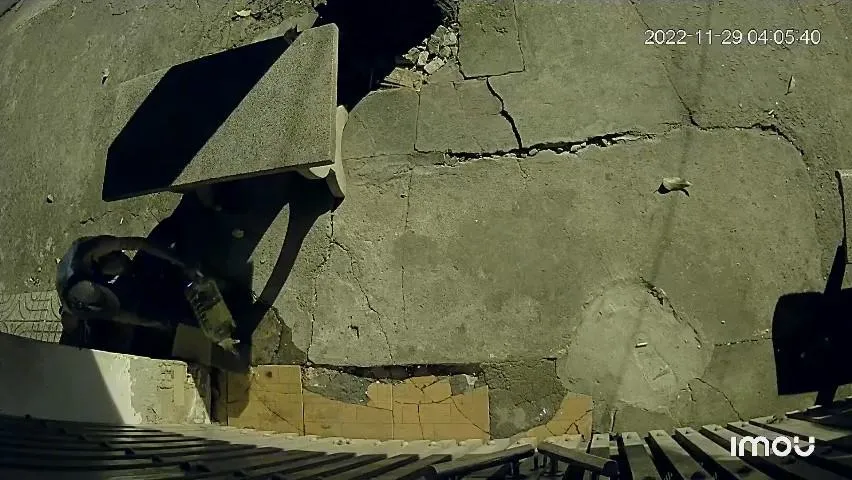 Người đàn ông tưới xăng đốt nhà hàng xóm ở Tân Phú tuoi-xang-dot-nha-hang-xom-o-tan-phu