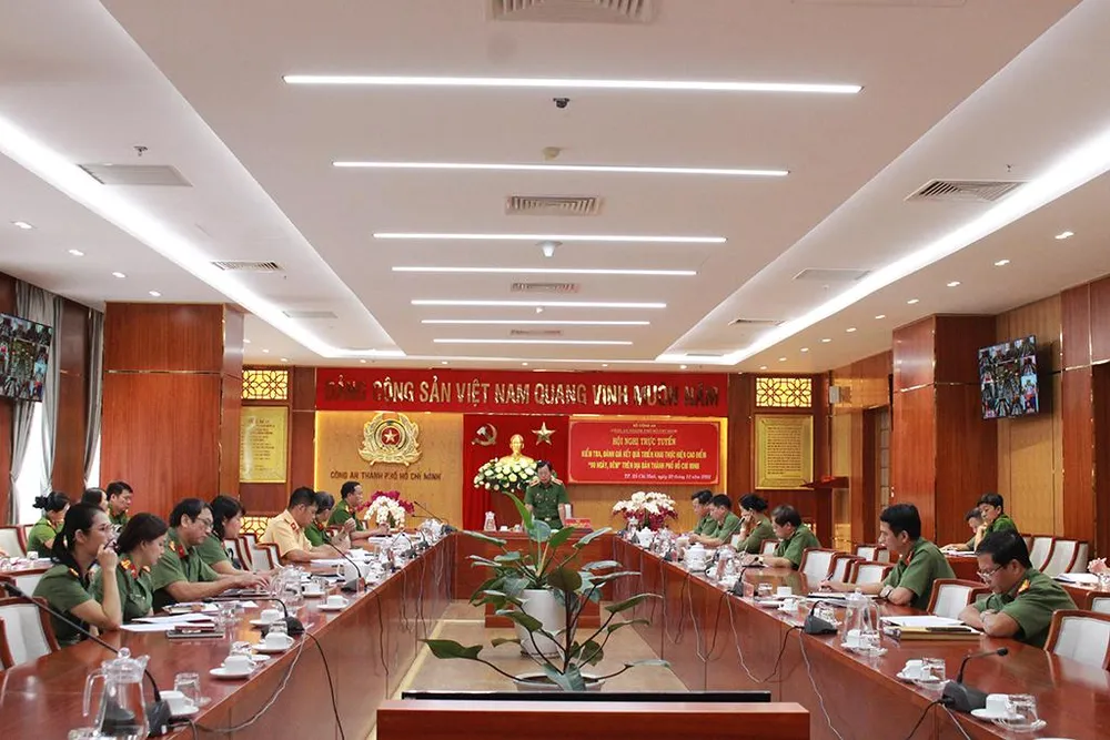 Công an TP đánh giá cao thực hiện cao điểm ‘90 ngày, đêm’ hoi-nghi-truc-tuyen-90-ngay-dem