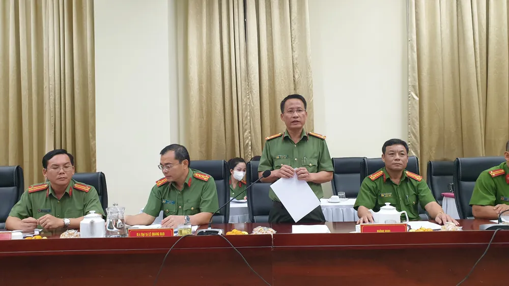 Thượng tá Nguyễn Ngọc Hà, Phó Trưởng Phòng tham mưu, Công an TP.HCM thông tin đến cơ quan báo chí. Ảnh: NT