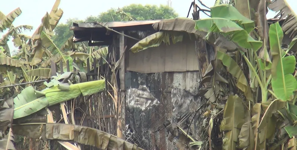 Cảnh sát sau đó huy động phương tiện tới khống chế đám cháy sau khoảng 1 giờ. Ảnh: HT