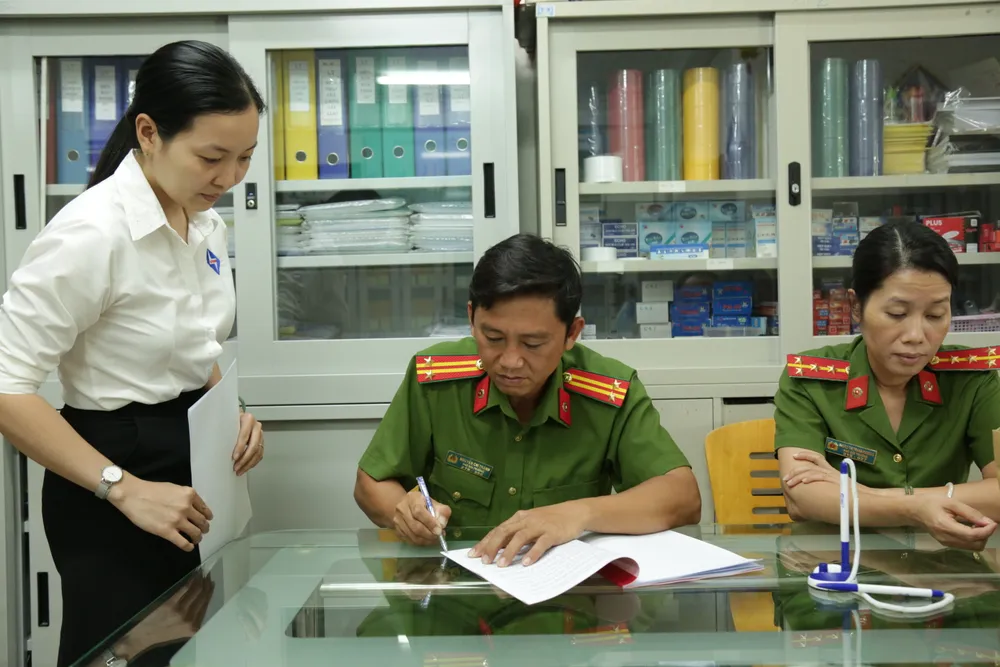 Trung tá Thành được trao căn nhà ở xã hội ở quận Bình Tân. Ảnh: PC07 Trung tá Thành được trao căn nhà ở xã hội ở quận Bình Tân. Ảnh: PC07