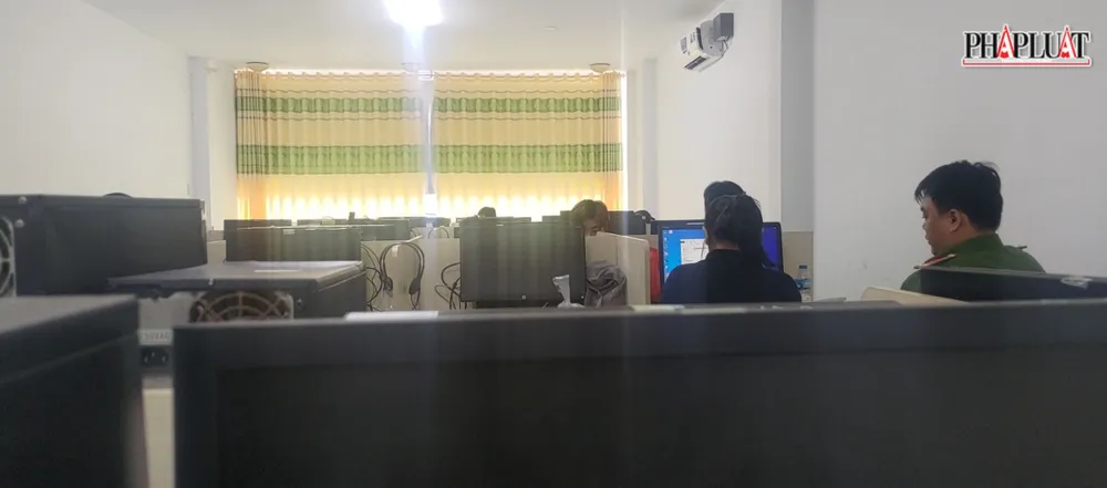 Khám xét căn nhà nghi là điểm lừa đảo cách UBND quận 12 100 mét