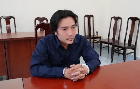 Khánh tại cơ quan điều tra. Ảnh: CA