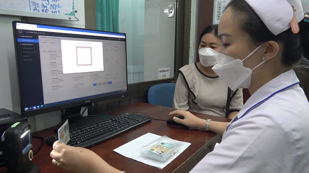 Hiện tại, việc khai báo lưu trú mới này được tổ chức thí điểm tại 5 cơ sở gồm 3 bệnh viện và 2 khách sạn. Ảnh: NT