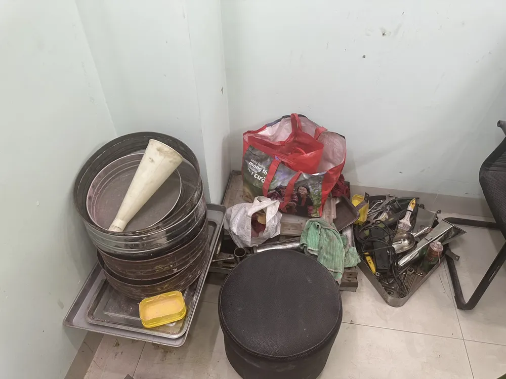 Theo đó, nhóm này đã nhập bột thuốc lắc về TP.HCM rồi pha trộn các loại chất khác để thu lời hàng chục tỉ. Ảnh: CA Theo đó, nhóm này đã nhập bột thuốc lắc về TP.HCM rồi pha trộn các loại chất khác để thu lời hàng chục tỉ. Ảnh: CA