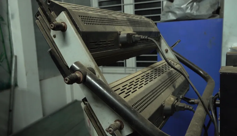 Các tang vật máy móc phục vụ sản xuất ma túy ở quận 4. Ảnh: CA Các tang vật máy móc phục vụ sản xuất ma túy ở quận 4. Ảnh: CA