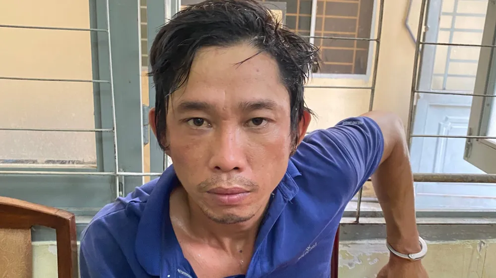 Nghĩa nhanh chóng bị công an bắt khi đang lẩn trốn. Ảnh: CA Nghĩa nhanh chóng bị công an bắt khi đang lẩn trốn. Ảnh: CA