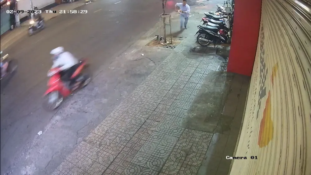 Nạn nhân đuổi theo kẻ cướp trong vô vọng