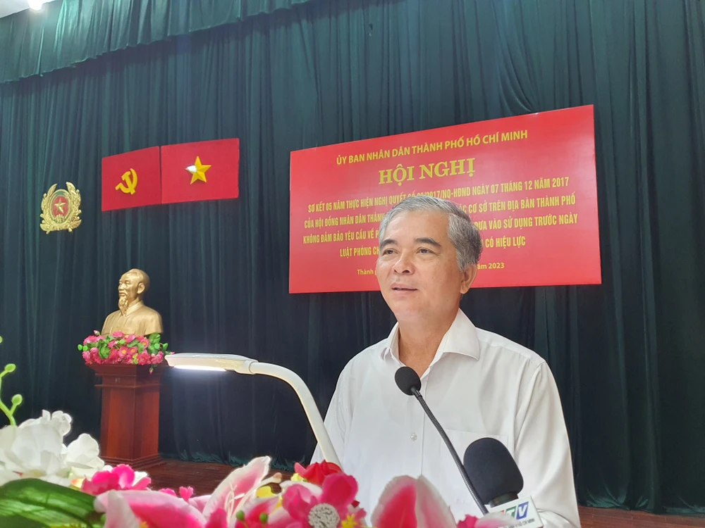 Ông Ngô Minh Châu, Phó Chủ tịch UBND TP phát biểu tại hội nghị. Ảnh: NT