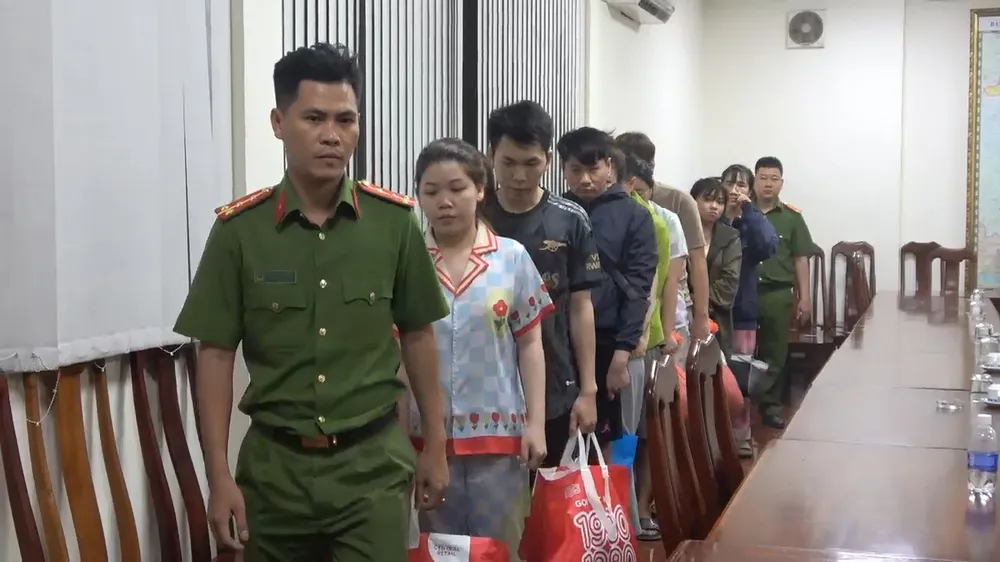 Hiện 11 người liên quan đã bị công an khởi tố, bắt giam. Ảnh: CA