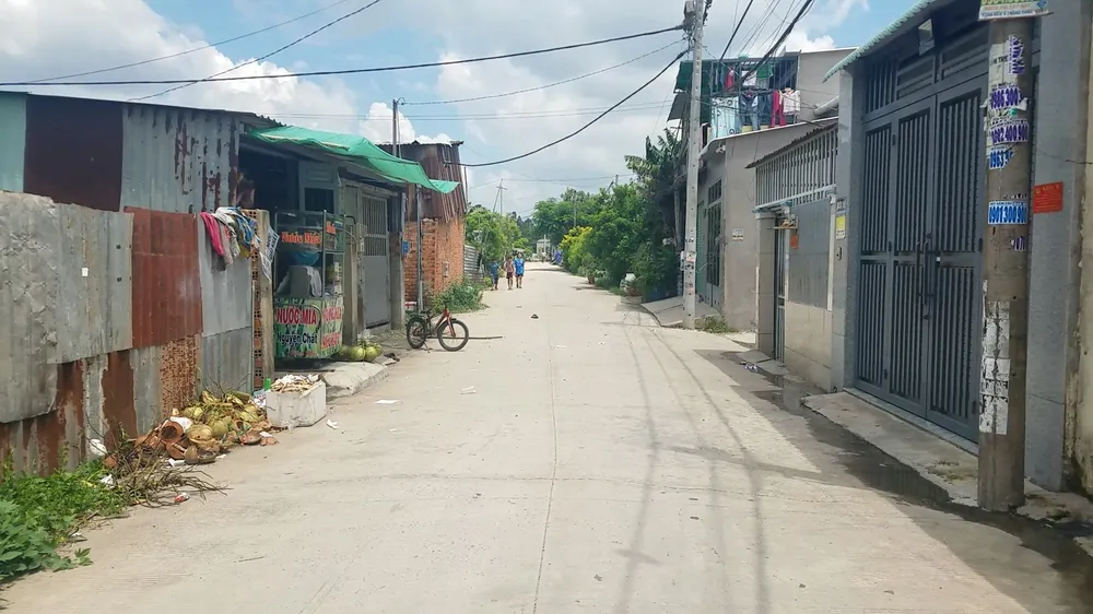 Khu vực xảy ra vụ việc là con đường trên địa bàn xã Vĩnh Lộc A, huyện Bình Chánh. Ảnh: HT