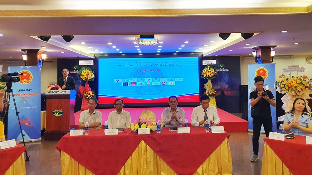 Lễ ra mắt Viện Chống gian lận thương mại và hàng giả được tổ chức sáng 16-6. Ảnh: NT