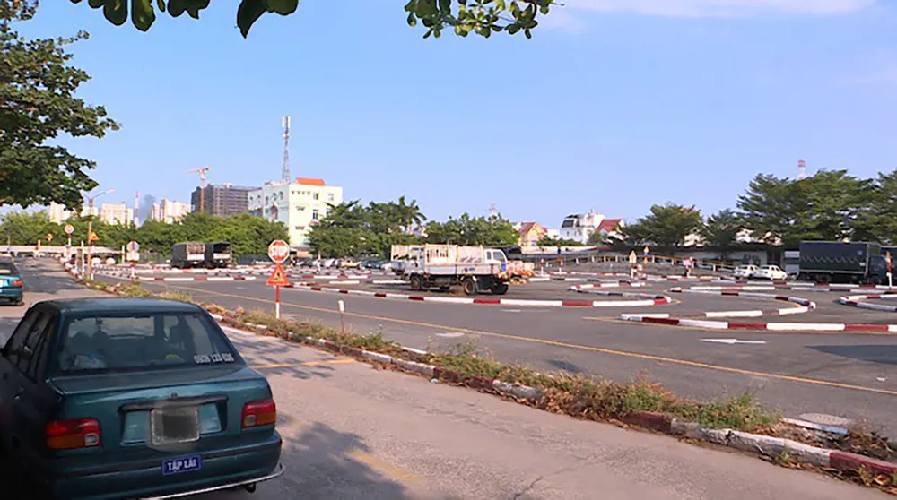 Trung tâm sát hạch này được xác định có nhiều sai phạm về thuế từ năm 2018 đến 2021. Ảnh: CA Trung tâm sát hạch này được xác định có nhiều sai phạm về thuế từ năm 2018 đến 2021. Ảnh: CA