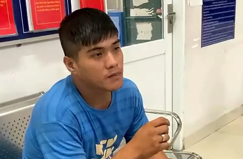 Lộc bị công an bắt quả tang khi đang cưỡng đoạt tài sản của anh Dũng. Ảnh: CA