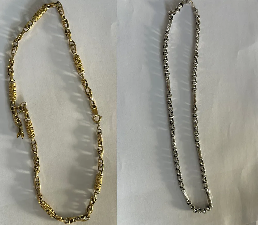 Công an quận 11 hiện đang tìm chủ của hai sợi dây chuyền màu vàng và trắng. Ảnh: CA Công an quận 11 hiện đang tìm chủ của hai sợi dây chuyền màu vàng và trắng. Ảnh: CA