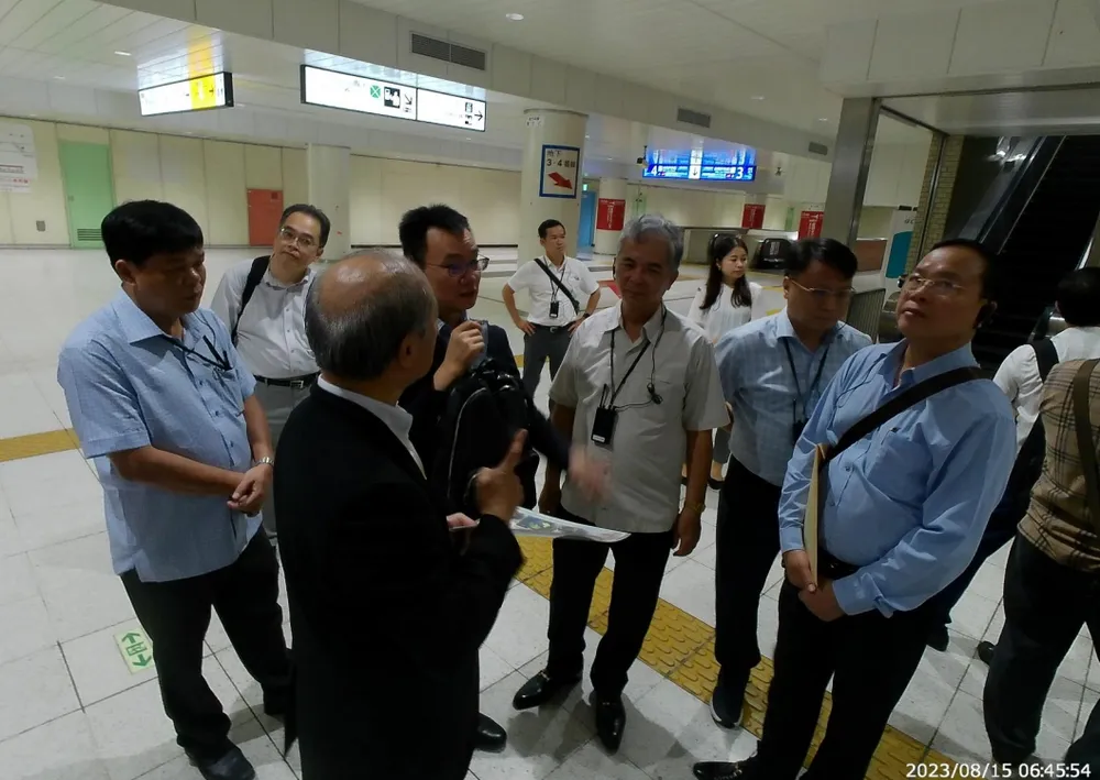 Tại các cuộc gặp và học tập, Đoàn đại biểu TPHCM mong muốn tìm hiểu, học tập những kinh nghiệm, kiến thức, cách làm hay, hiệu quả của Nhật Bản để vận dụng vào hệ thống đường sắt đô thị tại Thành phố trong tương lai. Ảnh: CA