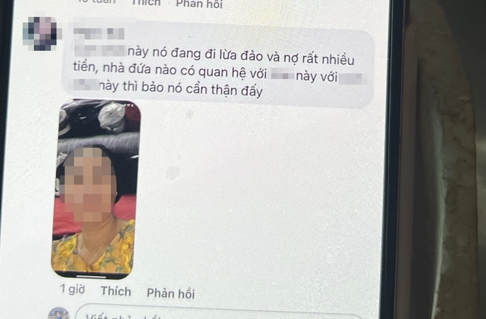 Một số người còn đăng tải hình ảnh của chị S lên mạng kèm các từ ngữ tục tĩu. Ảnh: GĐCC