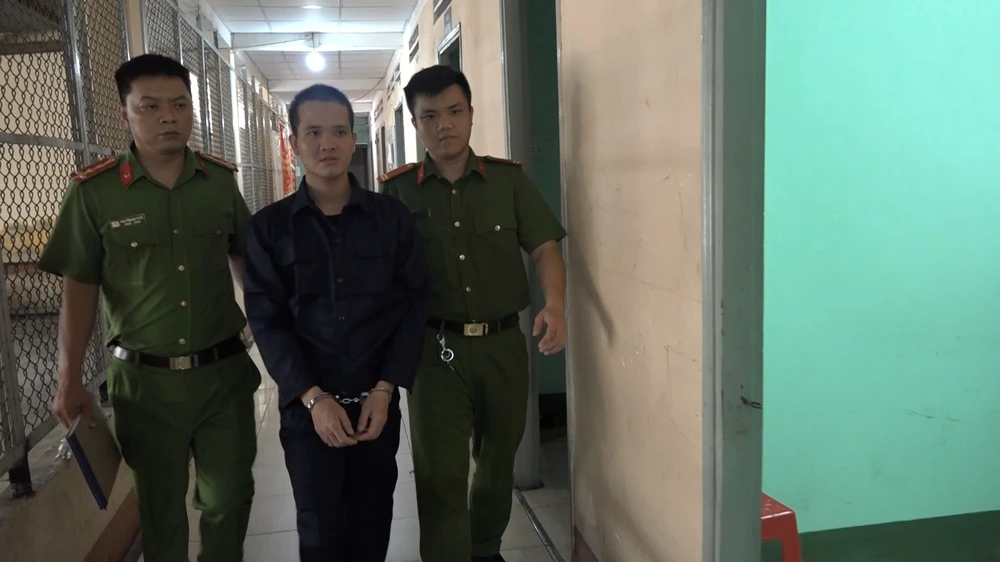 Dũng cũng bị bắt giam để điều tra. Ảnh: CA