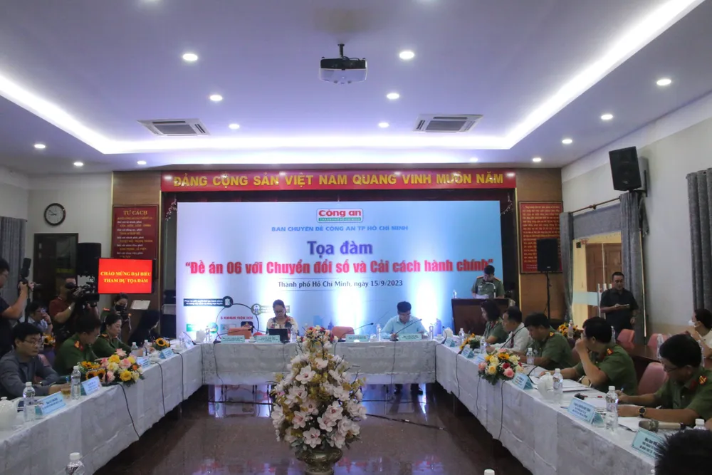 Ban Chuyên đề Công an TP.HCM tổ chức tọa đàm Đề án 06 với chuyển đổi số và Cải cách hành chính, sáng 15-9. Ảnh: NT toa-dam-de-an-06.jpg