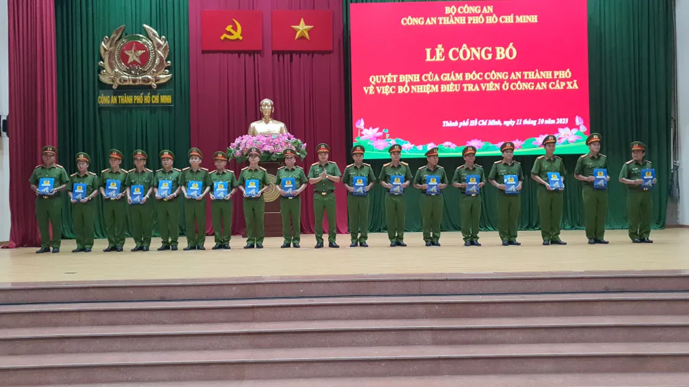 88-dieu-tra-vien-cap-xa-duoc-cong-an-tphcm-bo-nhiem-2.jpg