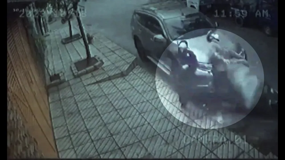 Công an xác minh vụ ô tô tông 2 thanh niên nghi trộm chó ở quận 12