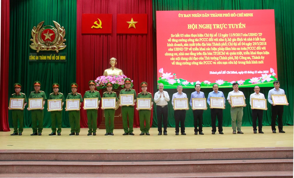 tphcm-to-chuc-hoi-nghi-ve-pccc-nhieu-lanh-dao-vang-hop-4.jpg
