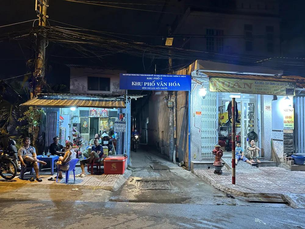 Nhân chứng vụ án mạng chết 3 người ở quận 8: 'Thanh niên chở theo can xăng 20 lít'