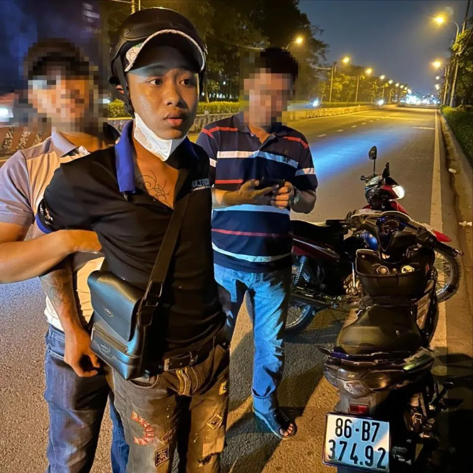 Thanh niên xăm trổ giả cảnh sát hình sự để cưỡng đoạt tài sản