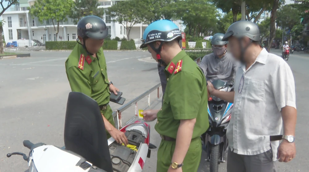 Từ phát hiện nước vui của Tổ 363 quận 12, công an bắt nhóm sản xuất ma túy