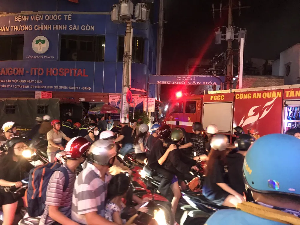 Cháy nhà trên đường Lê Văn Sỹ, 2 người chết