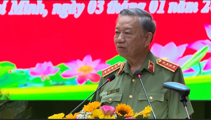 Đại tướng Tô Lâm, Bộ Trưởng Bộ Công an phát biểu chỉ đạo tại hội nghị. Ảnh: HT Đại tướng Tô Lâm điểm lại các kết quả nổi bật của Công an TP.HCM năm 2023