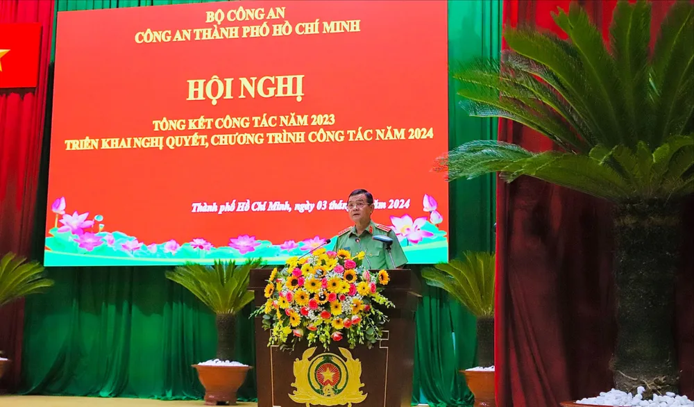 Trung tướng Lê Hồng Nam, Giám đốc Công an TP.HCM phát biểu tại hội nghị. Ảnh: HT Đại tướng Tô Lâm điểm lại các kết quả nổi bật của Công an TP.HCM năm 2023