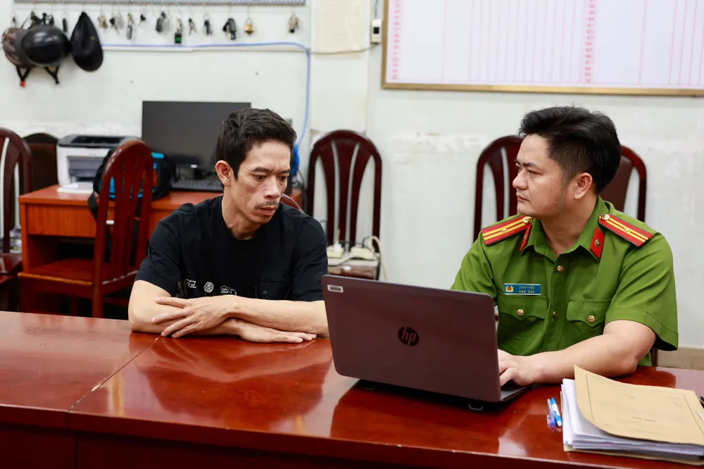 Chi 4 triệu độ súng đồ chơi thành súng quân dụng rồi tập bắn tại nhà trọ