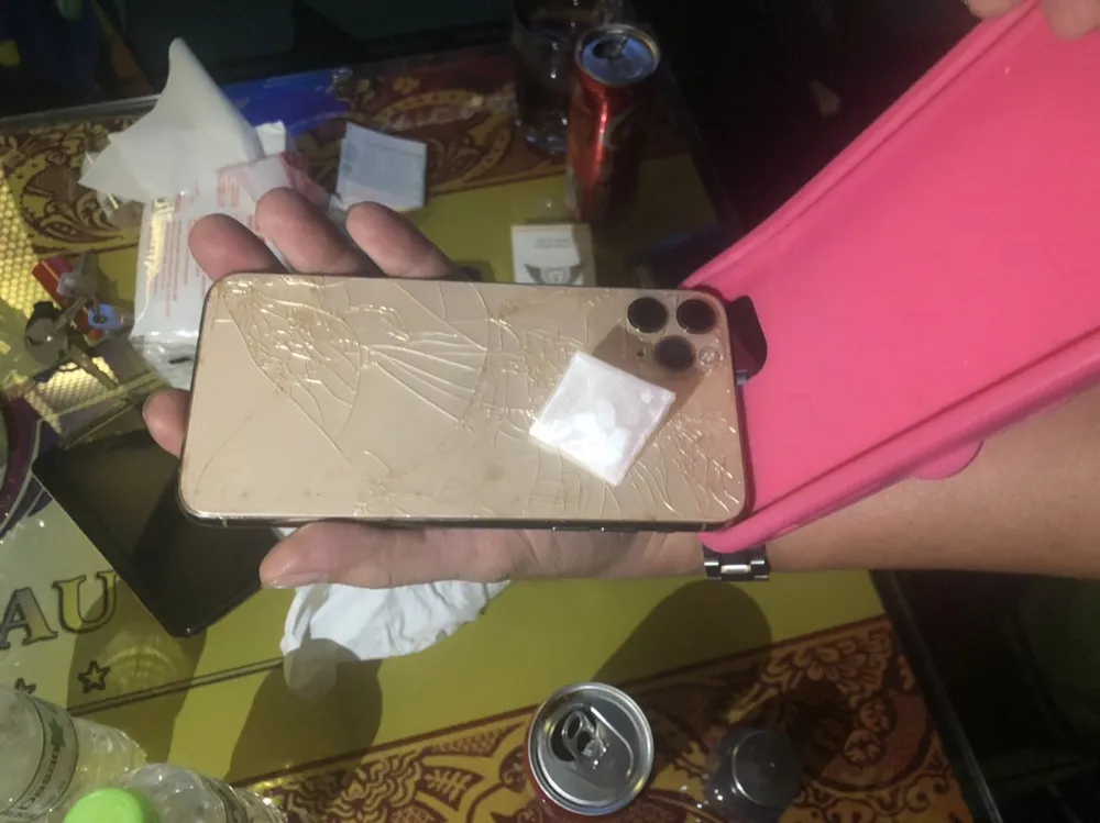 7 nam nữ thanh niên tổ chức ‘phê’ ma túy ở nhà hàng ở Bình Tân